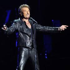 Pas peu fier du résultat, le chanteur a publié dimanche le résultat sur les réseaux sociaux, ainsi que la photo originale qui a servi de modèle au. Johnny Hallyday En Dix Tenues De Scene Mythiques L Express