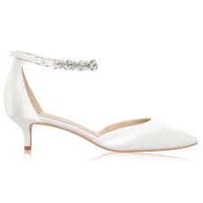 Trouvez des chaussures pour femmes à la mode et tendance sur milanoo. Eliza Perfect Chaussures Mariage Petit Talon Et Bride Decoree De Cristal