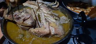 3 ekor ayam kampung muda, 4 liter santan, 5 lembar daun jeruk, 3 lembar daun salam, 2 bh sereh, bumbu halus, 25 bh bawang merah, 10 bh bawang putih, 8 bh kemiri, 4 sdm ketumbar, 3 sdm merica, 5 ruas kunyit, 4 ruas kencur, 3 ruas jahe, secukupnya jinten dan kapulaga. Ingkung Kelezatan Rasa Dan Filosofi Hidup Halaman All Kompasiana Com