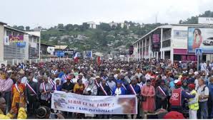 On aurait aimé que les pseudos intellectuels fassent la parallèle pour fragiliser la position française, mais ils ne le feront pas. Mayotte Sous Le Tropique De La Violence Ile De Richesse Versus Ile De Pauvrete Societe De Geographie