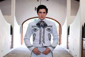 Alejandro fernandez ретвитнул(а) jr sancristobal. 5 Cosas Que Te Sorprenderan Del Hijo Del Potrillo Alex Fernandez Jr People En Espanol