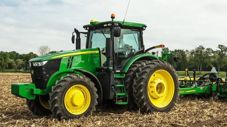 John Deere 7230R Tractor