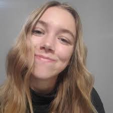 Ashley Packer's Instagram, Twitter & Facebook