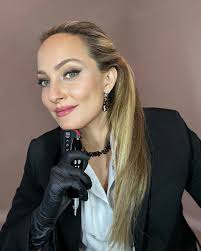 Tania Todd's Instagram, Twitter & Facebook