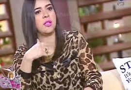سمير غانم، فى أول ظهور سينمائي لها. Ø­Ù„Ù‚Ø© ÙƒÙˆÙ…ÙŠØ¯ÙŠØ© Ù…Ø¹ Ø§ÙŠÙ…Ù‰ Ø³Ù…ÙŠØ± ØºØ§Ù†Ù… Ø§Ù„Ø®Ø¬ÙˆÙ„Ø© ÙˆÙƒÙˆØ§Ù„ÙŠØ³ ÙÙŠÙ„Ù… Ø¹Ø³Ù„ Ø§Ø³ÙˆØ¯ Ù…ØµØ±Ø§ÙˆÙ‰