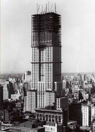 43 Remarkable Photos Of Famous Things Being Built Famous Buildings American Architecture Empire State Building