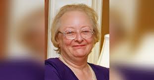 Elizabeth Beyer's Instagram, Twitter & Facebook