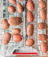 You can also cook up loads of different veggies in the dishwasher, from green beans and asparagus, to brussels sprouts and potatoes. 30 Thanksgiving Cooking Hacks You Ll Use For Years To Come Eat This Not That