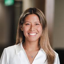 Lia King's Instagram, Twitter & Facebook