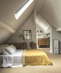 Une Maison Esprit Brocante Lili In Wonderland Chambre A Coucher Design Deco Chambre Mansardee Chambre Mansardee