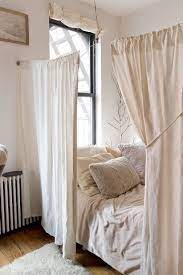73 Smart First Apartment Decorating Ideas On A Budget Apartmentgardening Apartmentdecor Apartmenti Apartment Room Apartment Inspiration One Room Apartment