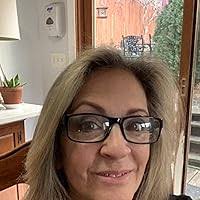 Wrong Number, Right Guy (Hollywood Hotties #1) by Mia Watts