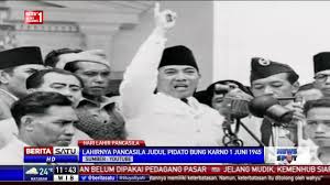 Soekarno dalam memperjuangkan kemerdekaan indonesia tidak perlu diragukan lagi. Sejarah Lahirnya Pancasila Dari Judul Pidato Ir Soekarno Youtube