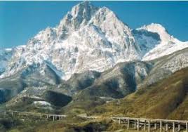 Esso rappresenta il luogo ideale per il turismo in estate sul gran sasso d'italia, essendo un'ambiente ideale per facili percorsi nel verde. Entra Nel Vivo Il Festival Del Gran Sasso Eventi Cultura E Turismo Sostenibile Nel Cuore Dell Abruzzo Abruzzolive