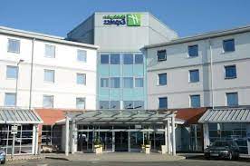 The picturesque theme continues as you walk through our doors from the flowered selfie wall, to the flowered ceiling in the restaurant with hanging vintage bird cages. Hotel Park Inn Leigh Book Direct Get Discount 2021