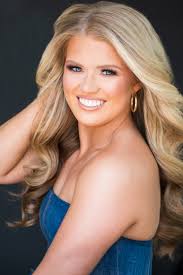 MY OFFICIAL MISS AMERICA HEADSHOT!!!🥹💕🤭 . . . Everyday I am still find  myself feeling so surreal that I am Miss Tennessee's Teen!💫👑 In a couple  of weeks I am headed to