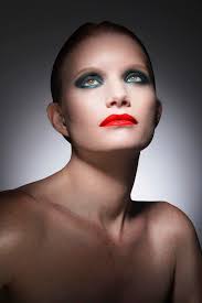 Lighting Modifier Cheat sheet 👇 1. Lantern: Perfect for soft,  omnidirectional lighting, great for evenly illuminating a room or group  settings. 2. Reflector Attachment: Intensifies and directs light for strong  highlights and