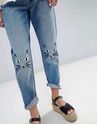 Embroidered jeans as a trend this year. Eight Awesome Ideas Embroidered Painted And Embellished Jeans Ginger Muse