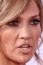 So entspannt, dass sich die eitle sängerin auf instagram sogar ungeschminkt zeigt! 270 Jlo Ideen Stars Ungeschminkt Jennifer Lopez Korper Jennifer Lopez Frisuren