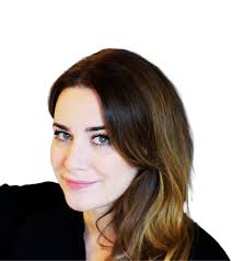 Sara Ledger's Instagram, Twitter & Facebook