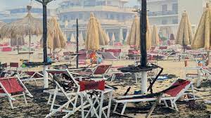 A sprigionare le fiamme, che ora si stanno avvicinando pericolosamente alle abitazioni, sono state probabilmente le temperature alte e il forte vento. Es0xvkwccsyiom