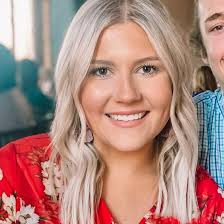 Sydney Linton's Instagram, Twitter & Facebook