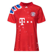 Machen sie sich bereit für den spieltag mit offiziell lizenzierten fc bayern munich trikots, uniformen und mehr, die im ultimativen. Bayern Munchen Trikot Human Race X Pharrell 2020 Damen Limited Edition Www Unisportstore De