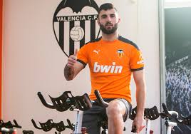 He has 33 years of experience. Wolves Striker Patrick Cutrone Joins Valencia On Loan Transfer Until End Of Season After Flop 16m Move