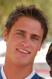 Dora Umanzor's Instagram, Twitter & Facebook