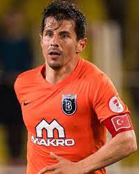 Emre belözoğlu is a turkish former professional footballer and manager who is currently serving as the manager of i̇stanbul başakşehir. Emre Belozoglu