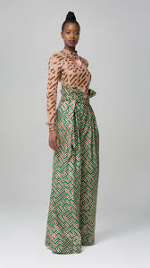 Vlisco keeps their fabric treatment a company secret. Vlisco Dresses 1000 Ideas About Vlisco Dresses On Pinterest African Fashion African Inspired Clothing Fashion African Fashion