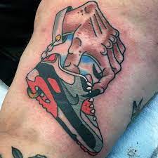 60 Nike Tattoo Designs Fur Manner Athletic Sneaker Ink Ideen Mann Stil Tattoo Nike Tattoo Family Tattoos For Men Sneaker Tattoo