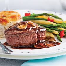 Des Filets Mignons De Boeuf Bien Tendres C Est Toujours Gagnant Pour Epater La Galerie Beef With Mushroom Beef Filet Beef
