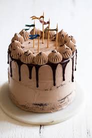 Et cette recette plus particulièrement. 1001 Idees Pour Realiser Une Decoration Gateau D Anniversaire Au Top Gateau Chocolat Caramel Idee Gateau Gateau
