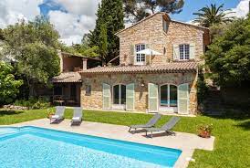 Liegen sie gerne herrlich am privatpool bei ihrem ferienhaus in der provence und genießen ein glas wein auf einer terrasse in südfrankreich? Ferienhaus Cote D Azur Mougins 8 Personen Ferienhaus Provence