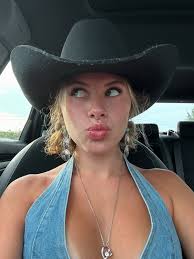 Photo shoot with @anya.allen ****Free Spirit shirt by @alm.boutique  @almchildteenmagazine ***Jean jacket from @kidpik ***jeans and dress from  @justice Love the look!!! #anyaallen #anyaallenphotography #modellife  #modeling #photography #photooftheday ...