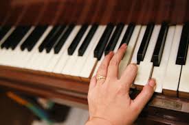 Learn how to read music in this first lesson in the learn to play piano course. 3 Ways To Read Piano Sheet Music Wikihow