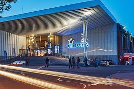 The kinepolis group is a belgian cinema chain formed in 1997 as a result of the merger of two family cinema groups, bert and claeys, and has been listed on the stock exchange since 1998. Kinepolis Gent Venues Online