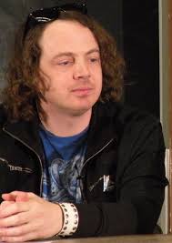 Aaron Yonda's Instagram, Twitter & Facebook