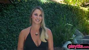 The cougars all over 40 and the guys all over them - XVIDEOS.COM