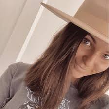 MADDY BARTLETT (maddybartlettt)