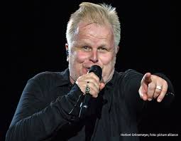 Herbert arthur wiglev clamor grönemeyer is a german musician and actor and is very popular in germany. Herbert Gronemeyer Brandenburger Kopfe