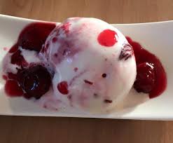 Sauerrahm Eis Mit Amarena Kirschen Rezept Sauerrahm Kirschen Dessert Rezepte