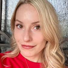 Savannah Hook's Instagram, Twitter & Facebook