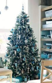 Guirlandes, boules de noël, objets déco, bougies et vaisselle. 40 Beaux Sapins Reperes Sur Pinterest
