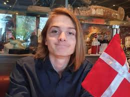 Mathias skulle bare hjem fra fest: Nu banker hans hjerte i en anden