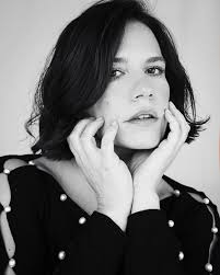 Portraits by the lovely @joannacorreia_ 🤍 @hitmanagement