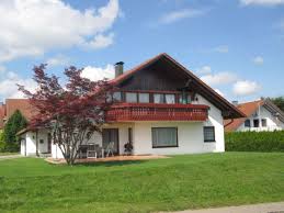 Aufgrund der höhenlage hat man einen sehr schönen blick über die dächer auf die schweizer alpenkette einerseits und die. Schone Ferienwohnungen Am Bodensee Von Privat