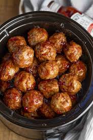 Cocktail Meatballs Are The Perfect Appetizer Made With Frozen Meatballs Grape Jelly And Chili Sauce Easy To T Cocktail Meatballs Appetizer Meatballs Recipes