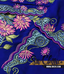 Ya, sulaman kerawang dihasilkan pada tangan kebaya, lidah baju kebaya, keliling kebaya, keliling kain kebaya dan juga di. Kebaya Nyonya Koleksi Sulam Kebaya Nyonya Melaka